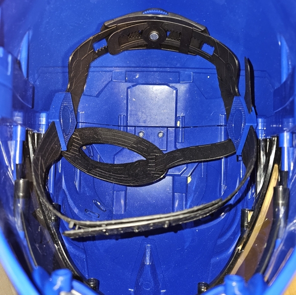 Hasbro Power Rangers Mighty Morphin Blue Ranger Helmet - Picture 6 of 6